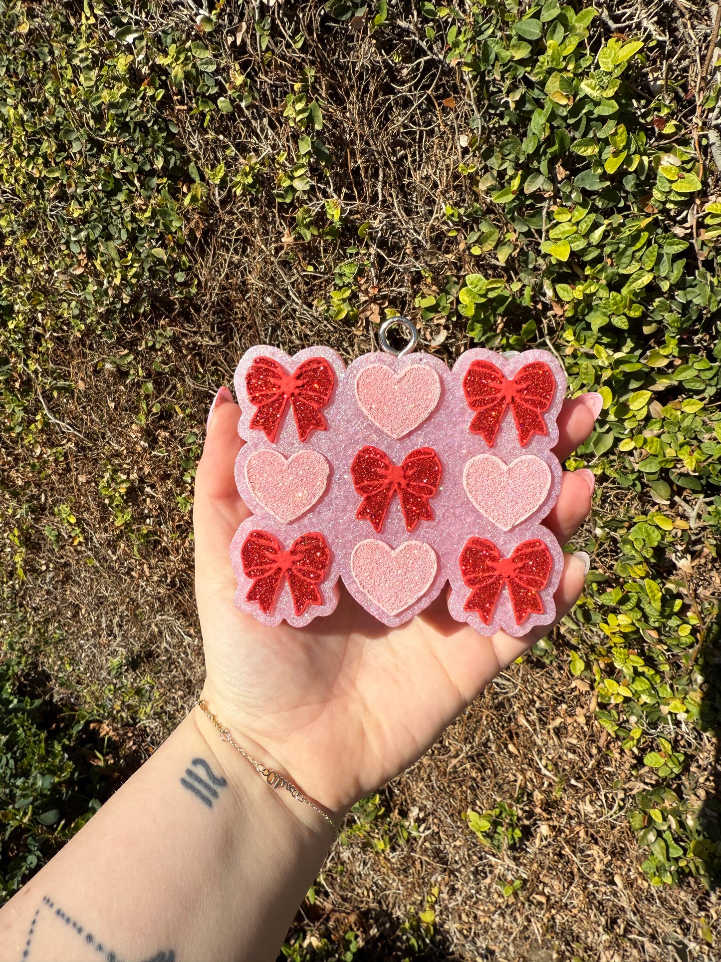 HEARTS AND BOWS