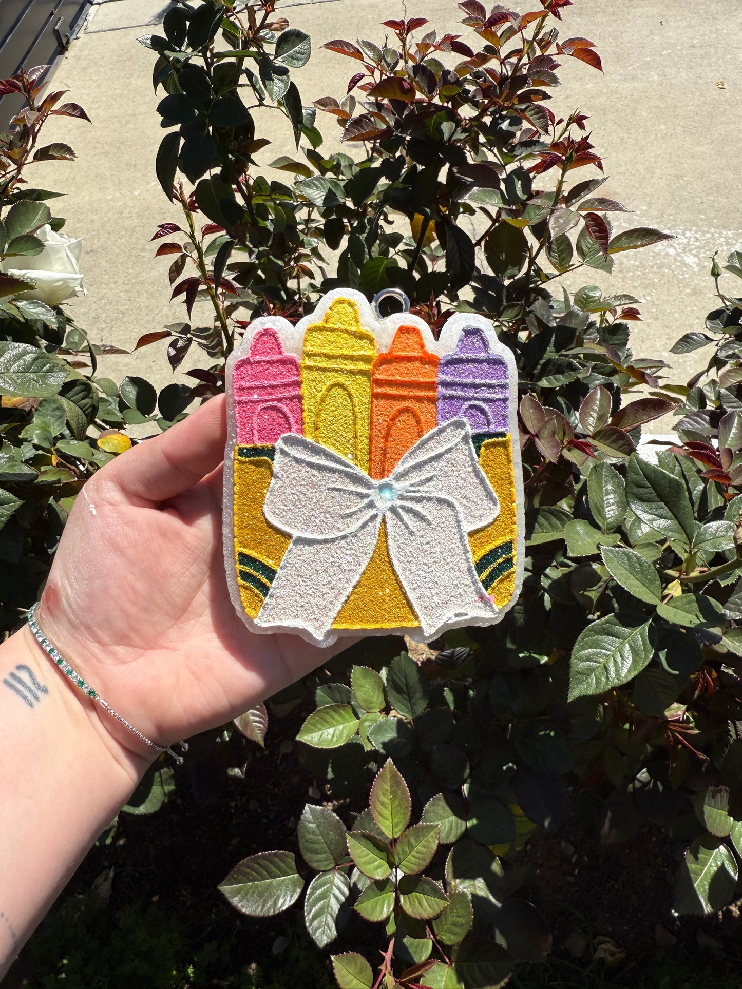 CRAYON BOW FRESHIE