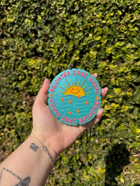 BRIGHTER DAYS AHEAD FRESHIE