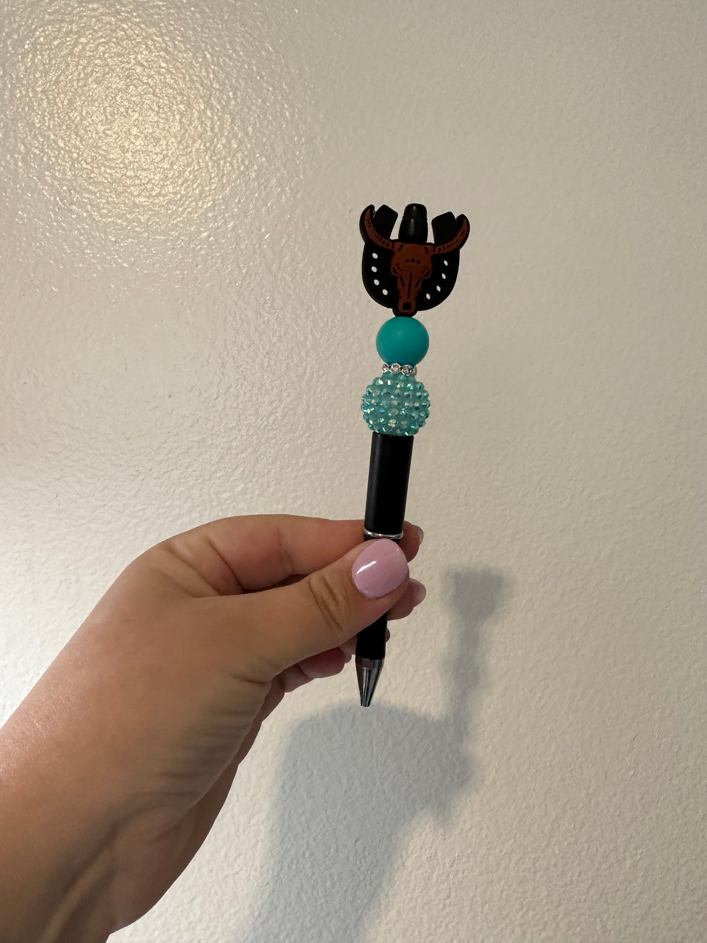 BULL HORSESHOE BEADED PEN